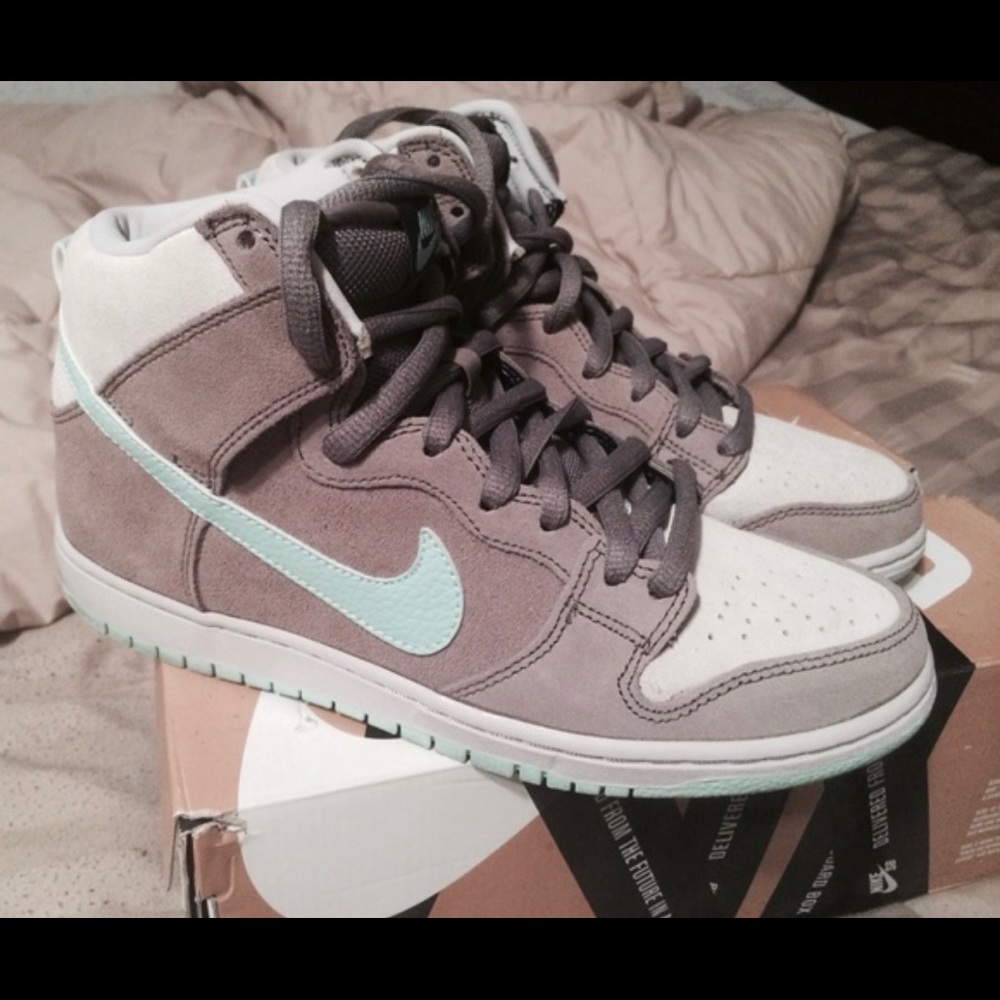 Nike SB High Dunk Skateboarding Shoes